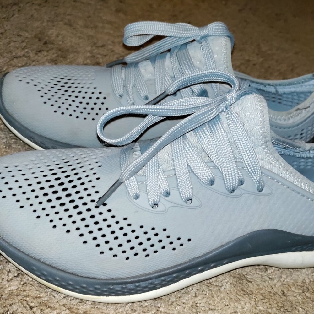 Women's Croc Waterproof Tennis Shoes size 7